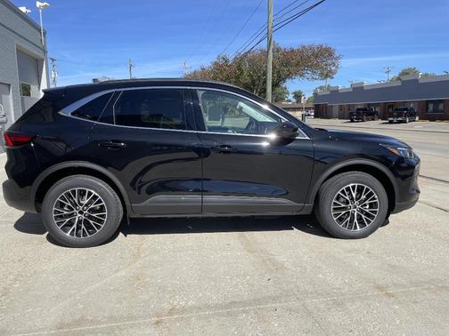 2026 Ford Escape PLUG-IN
