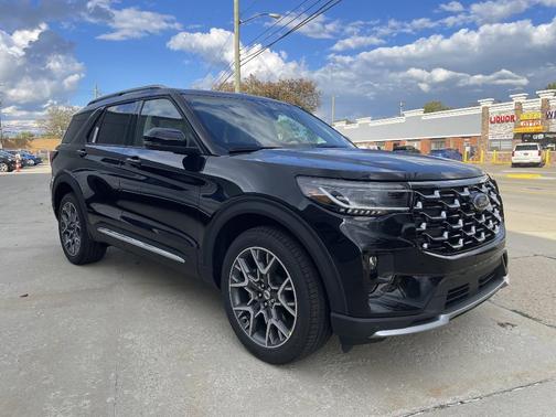 2025 Ford Explorer Platinum