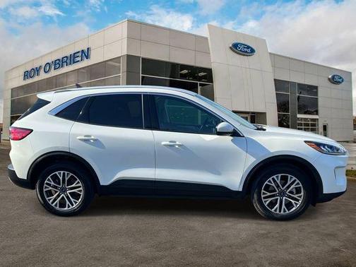 Star White 2022 Ford Escape SEL