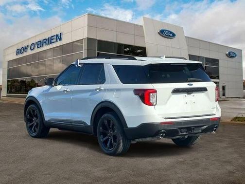 Star White 2024 Ford Explorer ST-Line