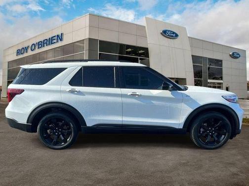 Star White 2024 Ford Explorer ST-Line
