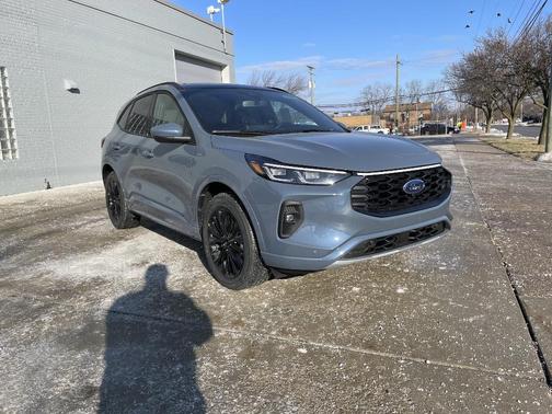 2026 Ford Escape ST-Line Elite