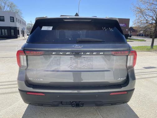 Carbonized Gray Metallic 2026 Ford Explorer Active