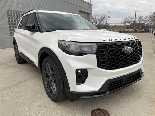 2025 Ford Explorer ST