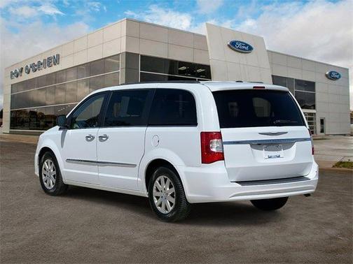 2015 Chrysler Town & Country Touring