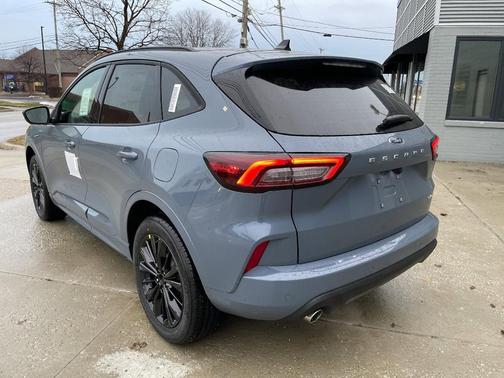 2026 Ford Escape ST-Line Elite