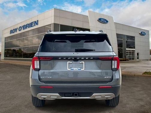 Carbonized Gray Metallic 2025 Ford Explorer Active