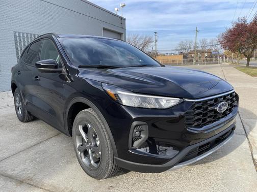 2026 Ford Escape ST-Line Select