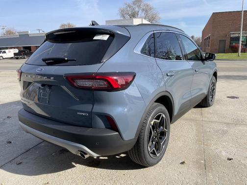 2026 Ford Escape Platinum