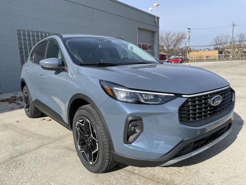 2026 Ford Escape Platinum