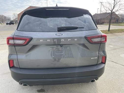 2025 Ford Escape ST-Line