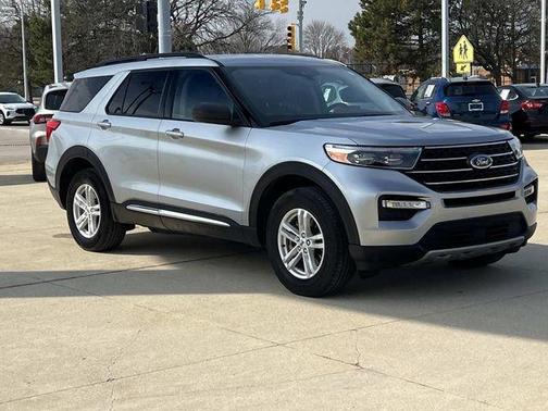 Iconic Silver Metallic 2023 Ford Explorer XLT