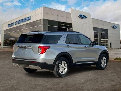 Iconic Silver Metallic 2023 Ford Explorer XLT