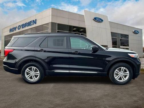Agate Black Metallic 2022 Ford Explorer XLT