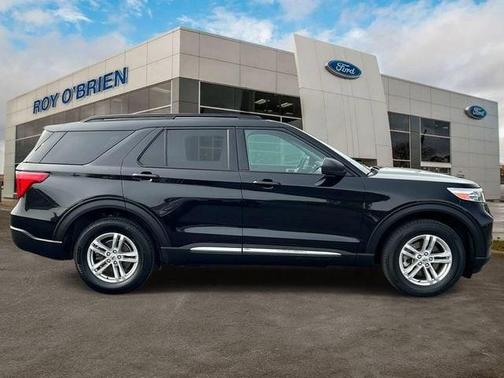 Agate Black Metallic 2022 Ford Explorer XLT