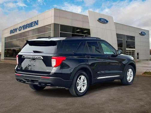 Agate Black Metallic 2022 Ford Explorer XLT