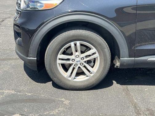 Agate Black Metallic 2022 Ford Explorer XLT