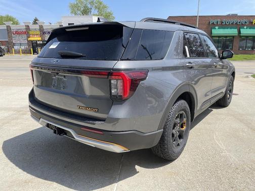 Carbonized Gray Metallic 2026 Ford Explorer Tremor