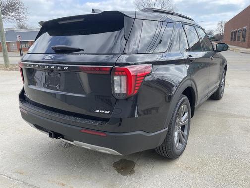 Agate Black Metallic 2026 Ford Explorer Active