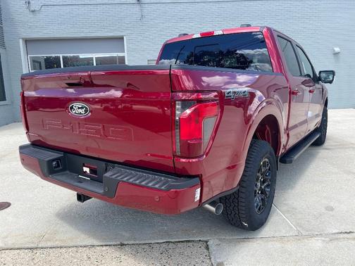 Ruby Red Metallic Tinted Clearcoat 2026 Ford F-150 XLT