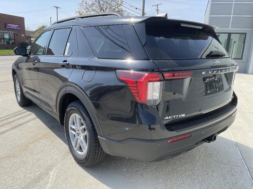 Agate Black Metallic 2026 Ford Explorer Active