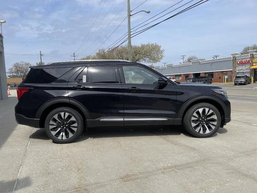 Agate Black Metallic 2026 Ford Explorer Platinum