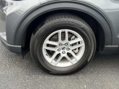 Carbonized Gray Metallic 2025 Ford Explorer Active