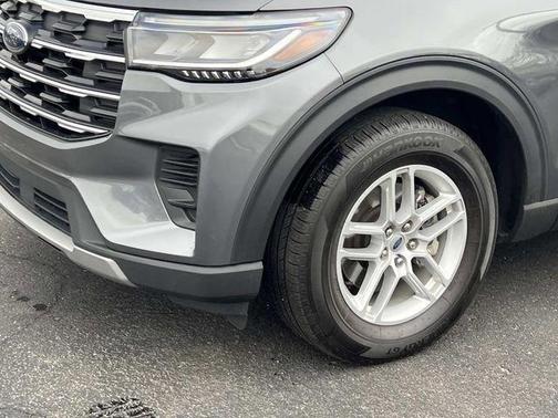 Carbonized Gray Metallic 2025 Ford Explorer Active