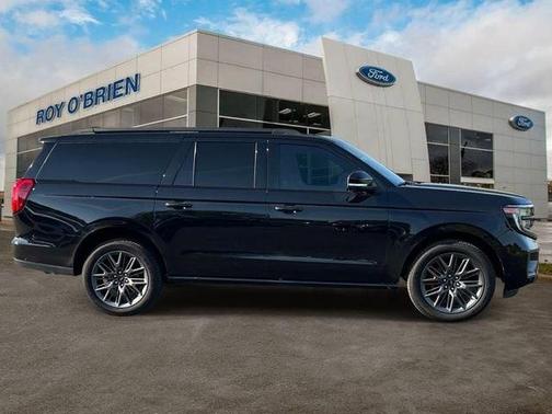 Agate Black Metallic 2025 Ford Expedition Max Platinum