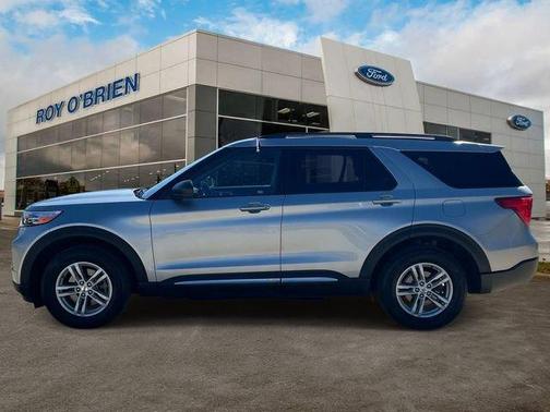 Iconic Silver Metallic 2023 Ford Explorer XLT