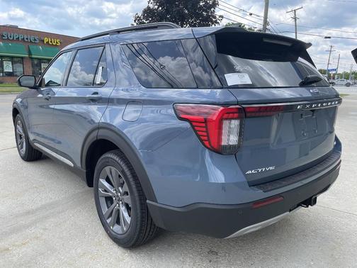 2025 Ford Explorer Active