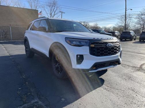 Star White 2026 Ford Explorer Tremor