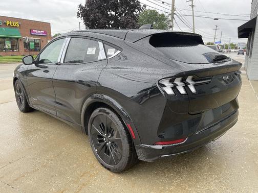 2025 Ford Mustang Mach-E GT