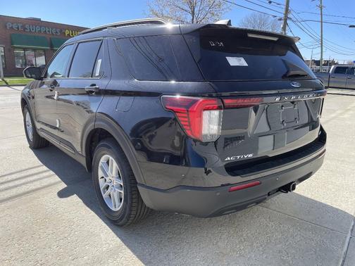 Agate Black Metallic 2026 Ford Explorer Active