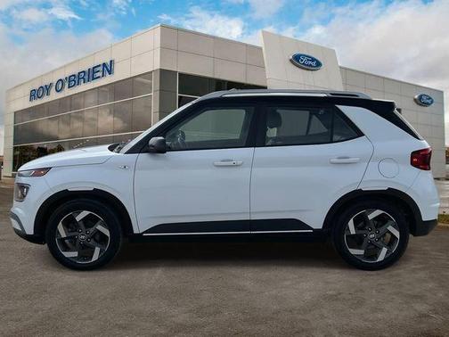 Ceramic White 2022 Hyundai VENUE Limited
