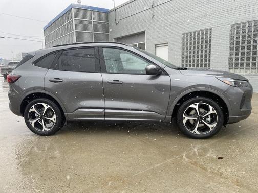 2025 Ford Escape ST-Line Elite