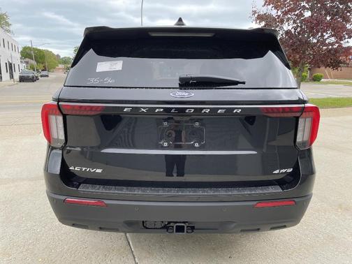 Agate Black Metallic 2026 Ford Explorer Active