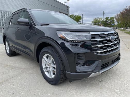 Agate Black Metallic 2026 Ford Explorer Active