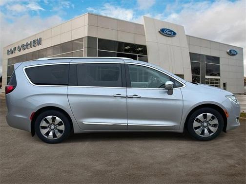 2018 Chrysler Pacifica Hybrid Limited