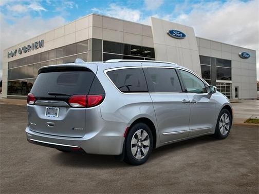2018 Chrysler Pacifica Hybrid Limited