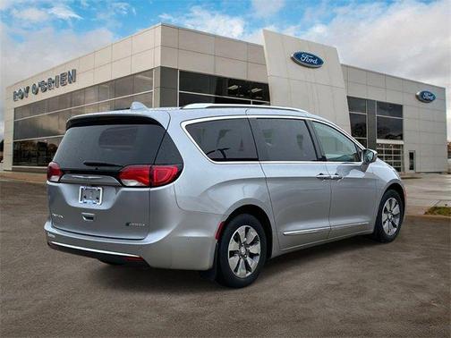 2018 Chrysler Pacifica Hybrid Limited