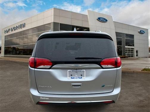 2018 Chrysler Pacifica Hybrid Limited