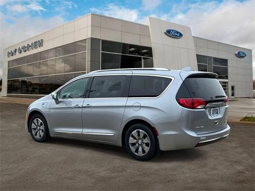 2018 Chrysler Pacifica Hybrid Limited