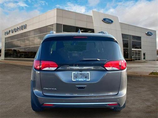 2018 Chrysler Pacifica Touring-L Plus