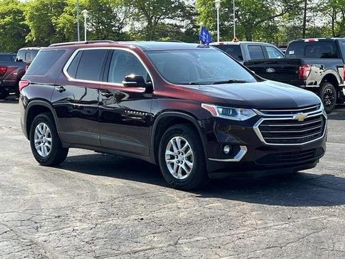 Black Currant Metallic 2019 Chevrolet Traverse LT Cloth