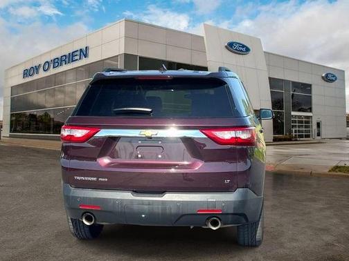 Black Currant Metallic 2019 Chevrolet Traverse LT Cloth