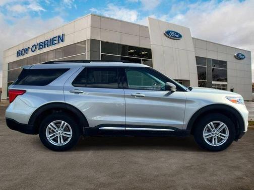 Iconic Silver Metallic 2023 Ford Explorer XLT