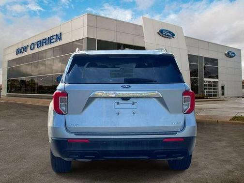 Iconic Silver Metallic 2023 Ford Explorer XLT