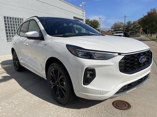 2025 Ford Escape ST-Line Elite