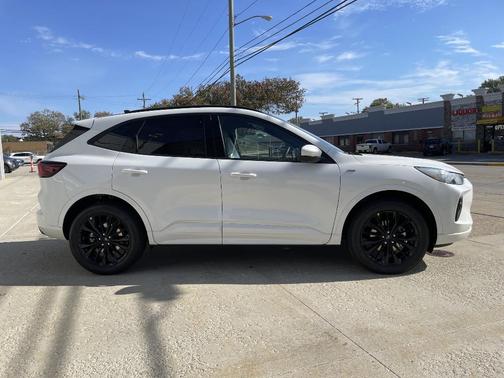 2025 Ford Escape ST-Line Elite